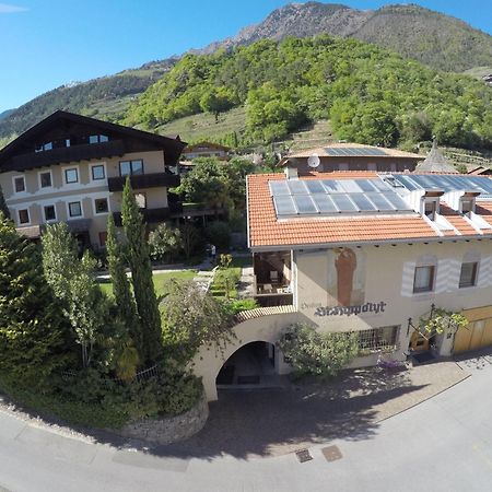 Ferienwohnungen St Hippolyt Mit Hallenbad Lagundo Bagian luar foto