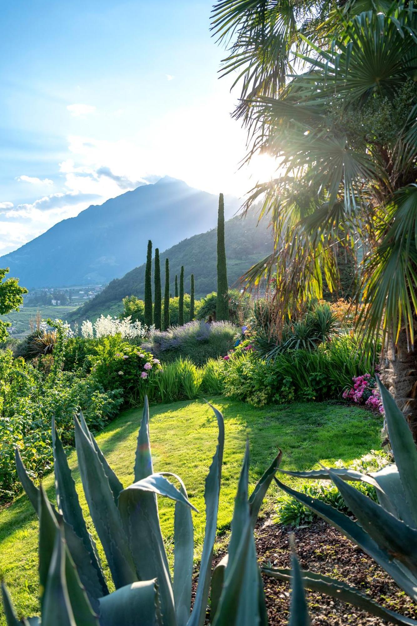 Ferienwohnungen St Hippolyt Mit Hallenbad Lagundo Bagian luar foto