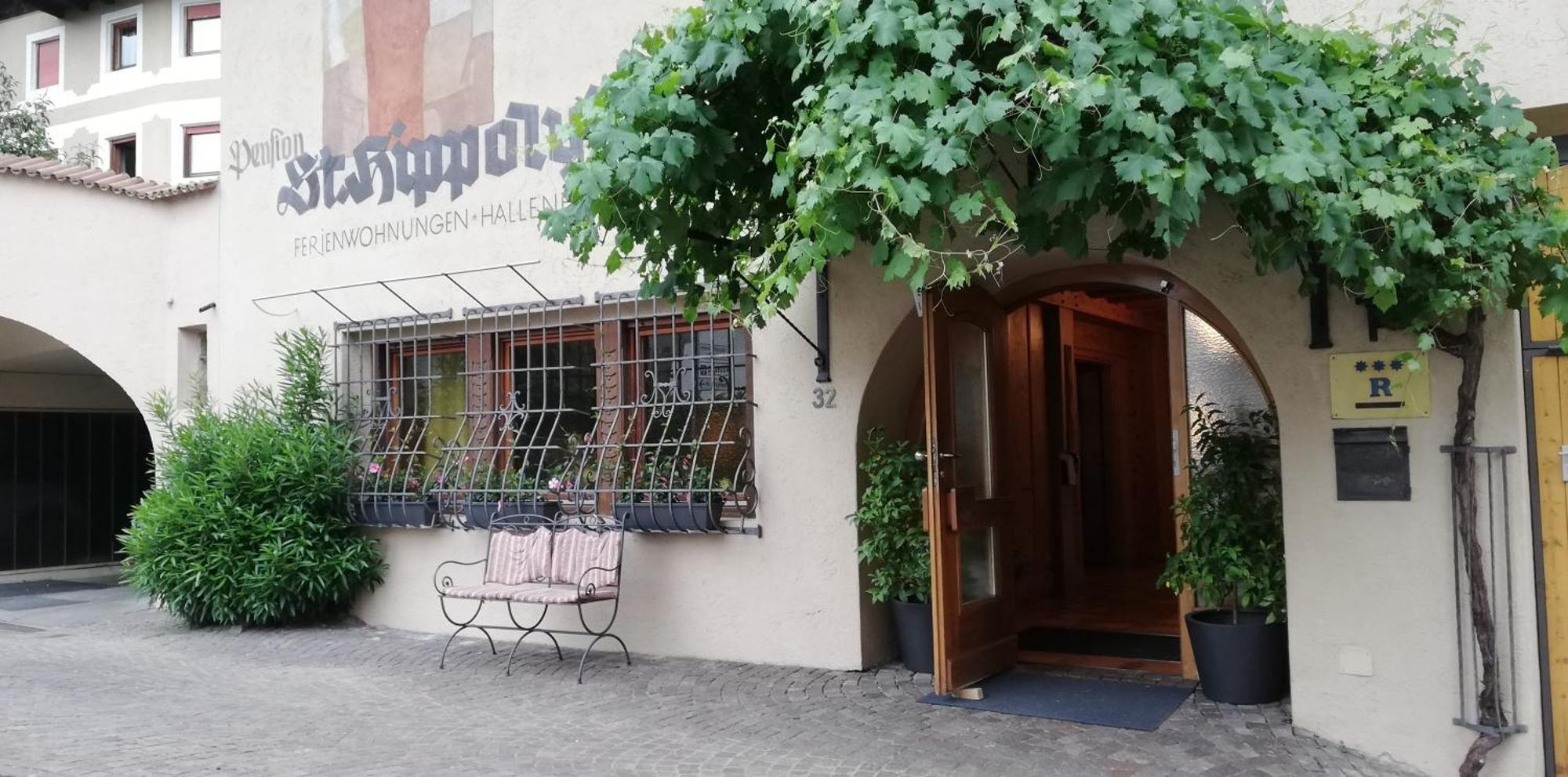 Ferienwohnungen St Hippolyt Mit Hallenbad Lagundo Bagian luar foto