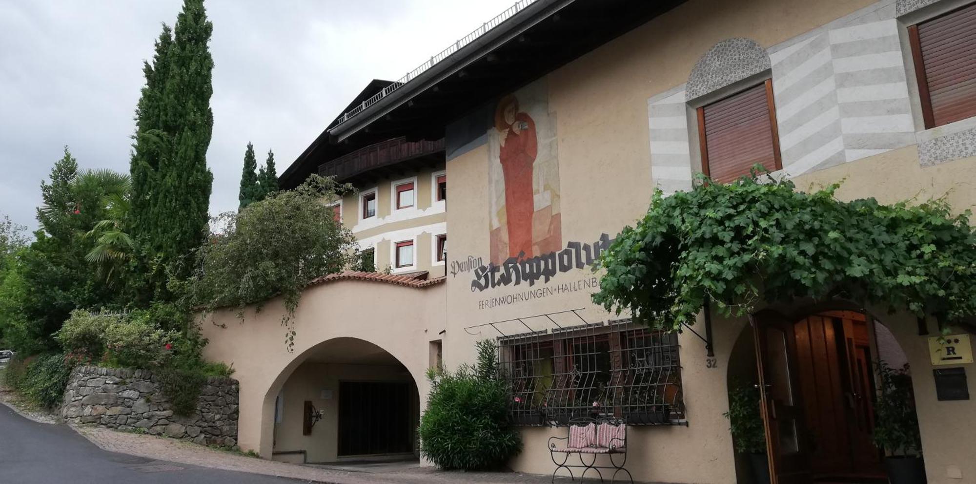 Ferienwohnungen St Hippolyt Mit Hallenbad Lagundo Bagian luar foto