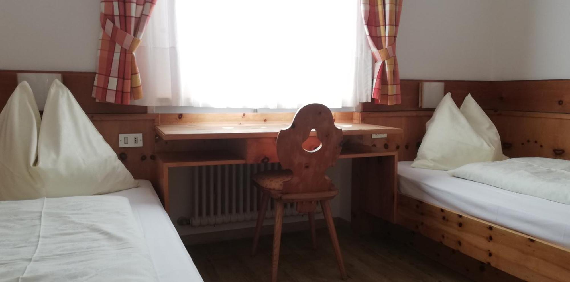 Ferienwohnungen St Hippolyt Mit Hallenbad Lagundo Bagian luar foto