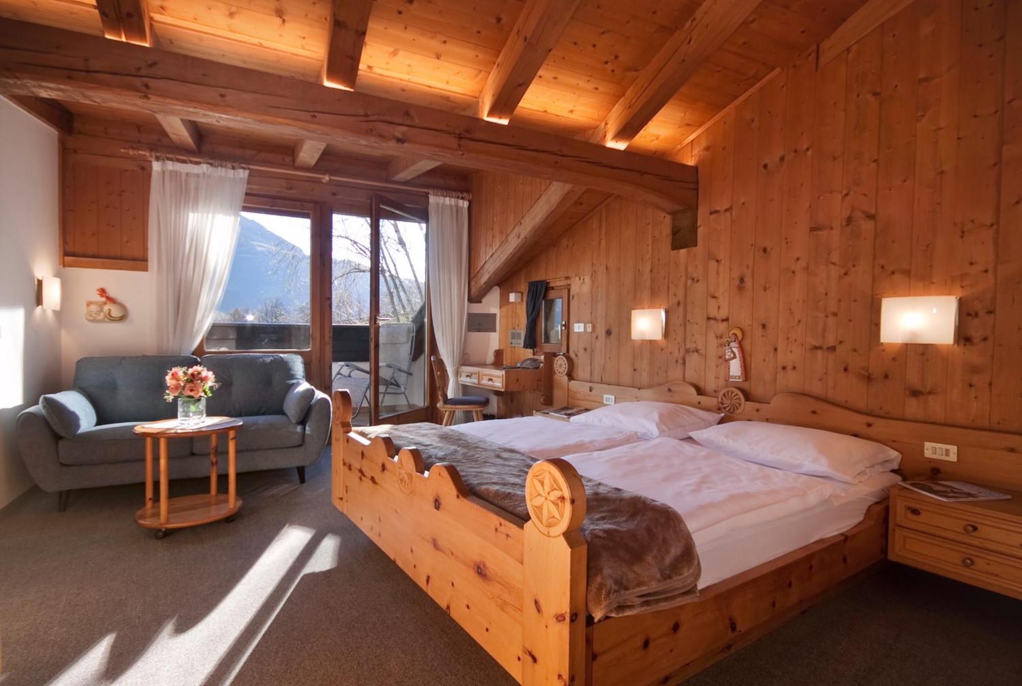 Ferienwohnungen St Hippolyt Mit Hallenbad Lagundo Bagian luar foto